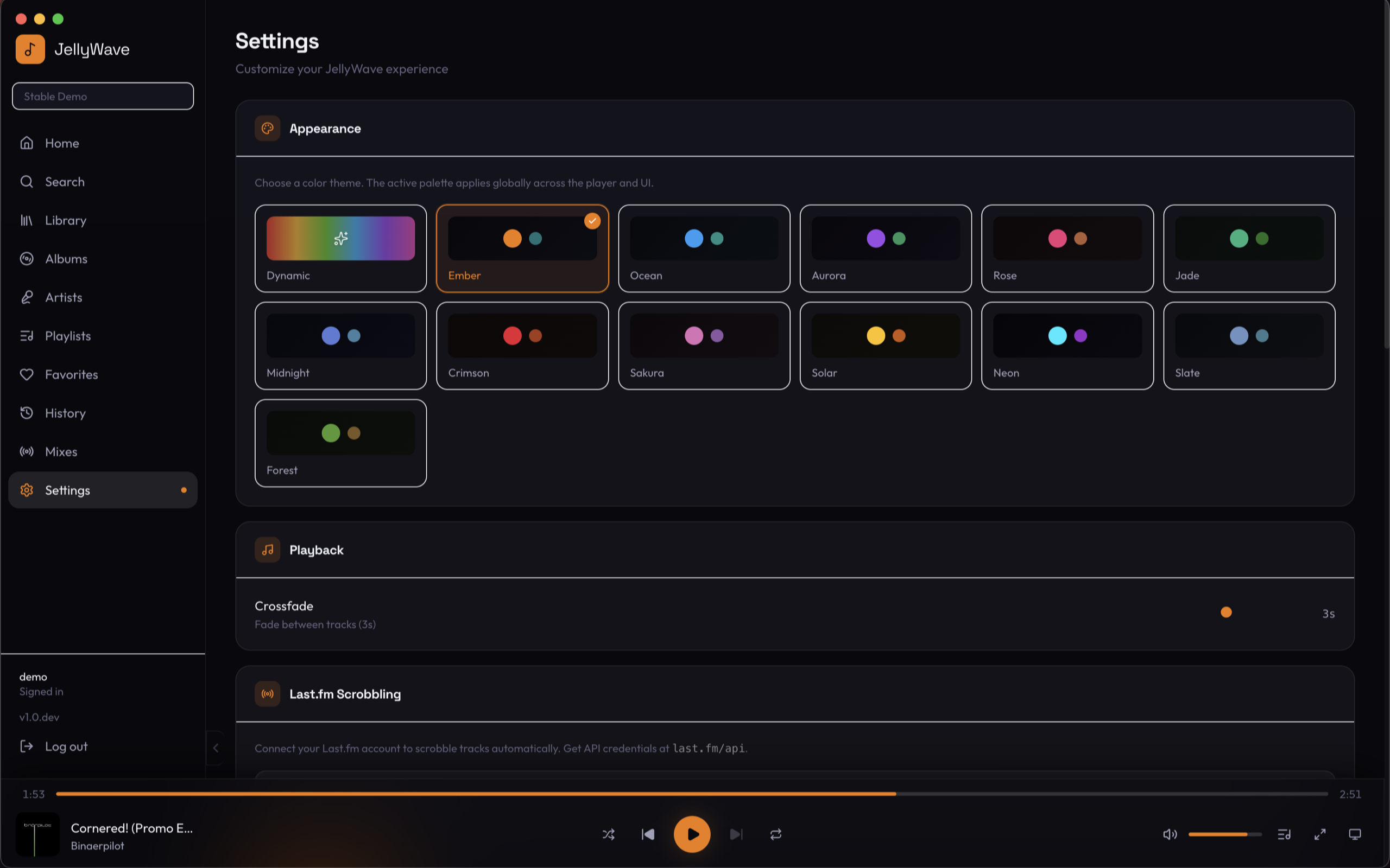 JellyWave Settings showing color theme selector with Dynamic and preset themes